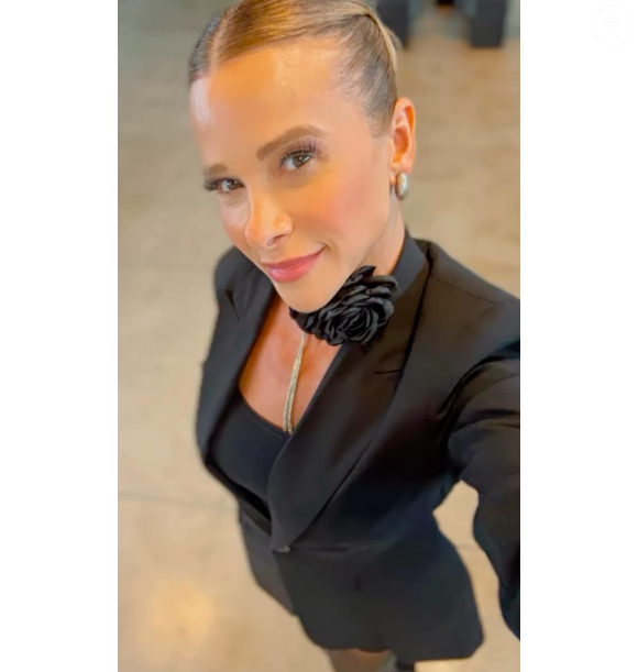 Dany Bananinha foi obrigada a retirar os implantes após contratura capsular e nódulos que chegaram a romper a pele, causando abertura no peito