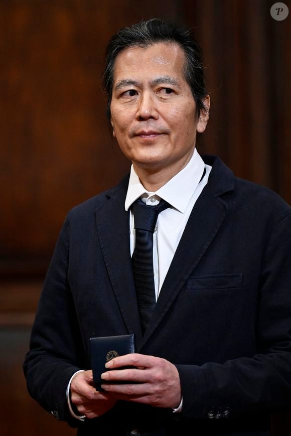 Byung-Chul Han é um filósofo alemão de origem sul-coreana conhecido pelos seus pensamentos contemporâneos
