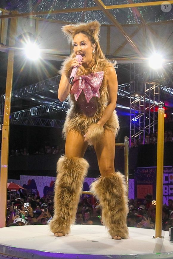 MP-BA é acionado para barrar shows de Claudia Leitte após acusações de intolerância religiosa