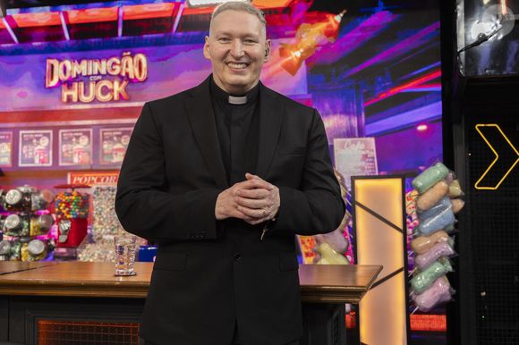 Imagens das participações de Padre Marcelo Rossi em programas de TV eram regularmente enviadas