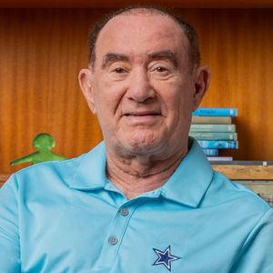 Renato Aragão ganha emocionante recado sobre 'fama e vaidade' em carta psicografada atribuída a amigo famoso: 'Companheira silenciosa...'