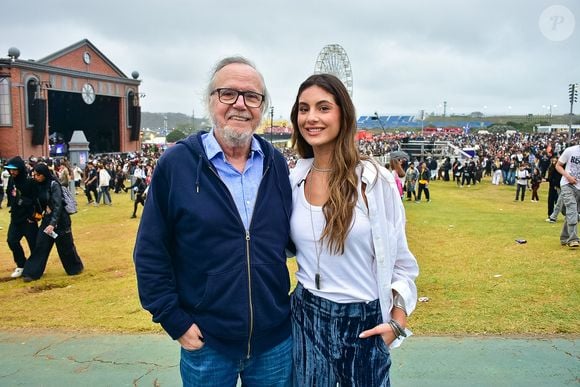 Tato Gabus Mendes com a filha, Luiza, no The Town