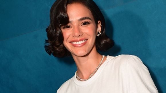 A poderosa lição de Bruna Marquezine sobre dificuldade ao separar vida pessoal e profissional: ‘Pela 1ª vez, trabalho ocupa o lugar do trabalho’; psicóloga explica: 'É como se a pessoa deixasse de reconhecer quem é'