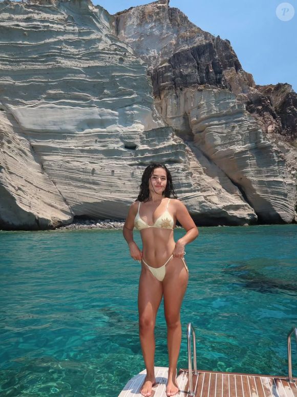 Maisa esbanja corpão em viagem pela Grécia