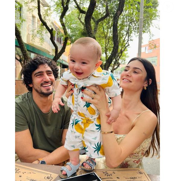 Atriz e esposa de Renato Góes, Thaila Ayala falou sobre traumas do passado e explicou como a chegada do filho Francisco a fez construir uma nova relação com o Natal e com a ideia de família