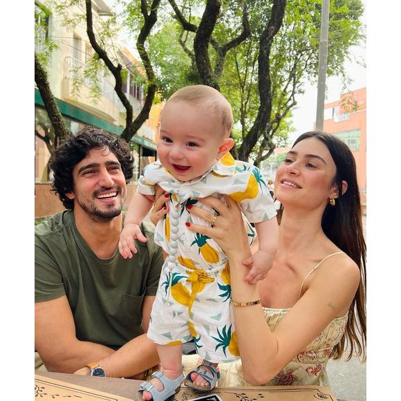 Atriz e esposa de Renato Góes, Thaila Ayala falou sobre traumas do passado e explicou como a chegada do filho Francisco a fez construir uma nova relação com o Natal e com a ideia de família