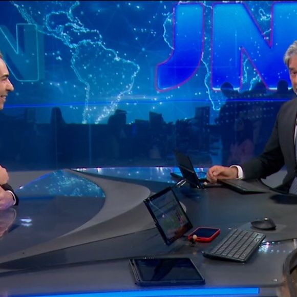 César Tralli, Willian Bonner e Renata Vasconcellos na bancada do Jornal Nacional