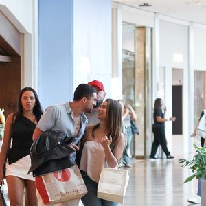 Lexa não desfilou no carnaval 2025 por conta da morte da filha dias após o parto; funkeira é noiva de Ricardo Vianna