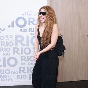Shakira chegou ao Brasil na manhã desta sexta-feira (07).
