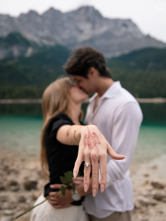 Luísa Sonza foi pedida em casamento por Luís Ribeirinho, cirurgião plástico português de 29 anos, durante uma viagem à Alemanha; o pedido aconteceu às margens do lago Eibsee, na Baviera, e a cantora exibiu o anel de noivado nas redes sociais