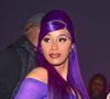 A rapper Cardi B voltou a causar burburinho nas redes sociais após viralizar com um vídeo em que confessa não lembrar a última vez que lavou o cabelo por conta do uso constante de lace