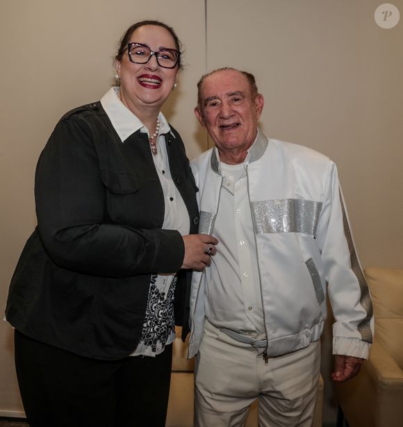 Renato Aragão e a mulher, Lilian, venderam mansão de luxo da família em 2018, mas como alguns termos do acordo não foram compridos, Justiça devolveu ao casal o imóvel