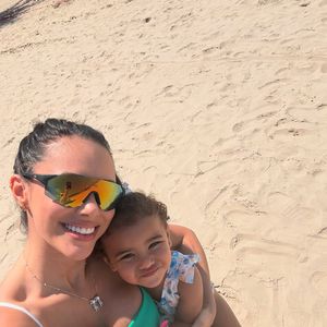 Bruna Biancardi também mostrou um passeio em uma praia que fez com as filhas