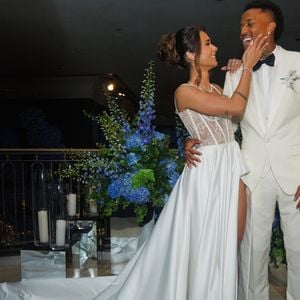 Tainá Castro desfilou com três modelos exclusivos dos estilistas Marie Lafayette e Charles Hermann