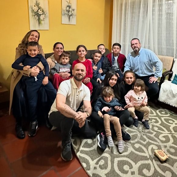 Tiba Camargos passou por cirurgia na cabeça: 'Segundo o médico a cirurgia correu muito bem e agora é aguardar a reação dele nas próximas 48 horas. Estamos aguardando para vê-lo. Sigamos em oração'