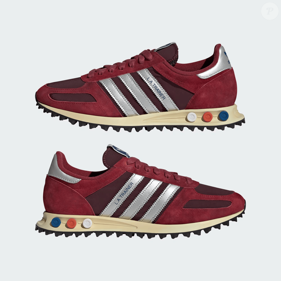 Os Adidas Trainer OG na cor vinho unem estética esportiva retrô e detalhes metalizados, disputando espaço com os mocassins como opção elegante para o dia a dia