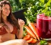 Suco de beterraba e cenoura no liquidificador + água com limão: aos 53 anos, Leticia Spiller alia estratégias para longevidade e saúde a uma dieta rica em antioxidantes e anti-inflamatórios