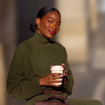 'Ugly green': como combinar a cor-destaque para a Primavera e usá-la com muito estilo
