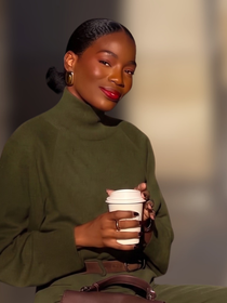 'Ugly green': como combinar a cor-destaque para a Primavera e usá-la com muito estilo