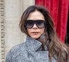 Victoria Beckham é conhecida por aparecer sempre séria, sem sorrir para as fotos. Uns acham que é estilo, outros acham que a empresária é esnobe