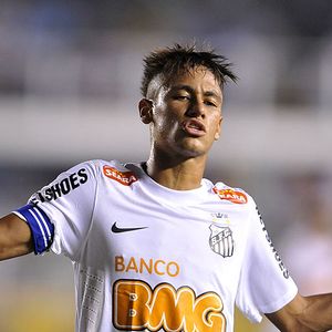 Neymar vai voltar a jogar ao Brasil após 12 anos e de novo será atacante do Santos