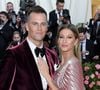 Alfinetada em Gisele Bündchen? Tom Brady diz que jogar de futebol americano 'não o tornou um ótimo pai' em newsletter e fãs apontam indireta