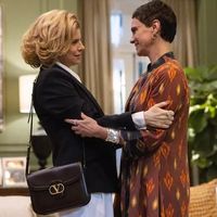 16 salários mínimos: a bolsa de luxo usada por Odete Roitman em 1ª cena no Brasil em 'Vale Tudo' é mais cara que muitos carros e motos