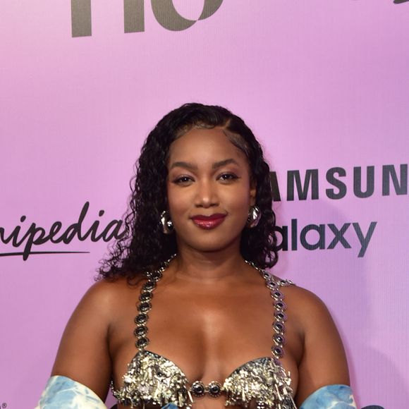 IZA passou pelo tapete vermelho da premiação TikTok Awards 2023