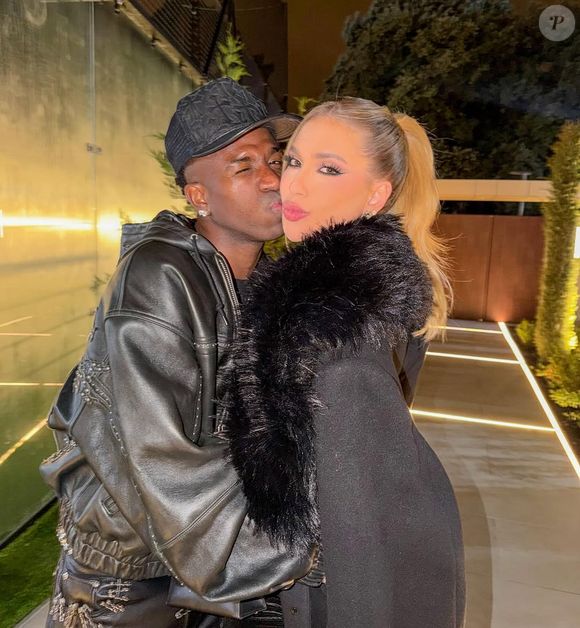 Virgínia Fonseca, por sua vez, assumiu namoro com Vini Jr. em outubro