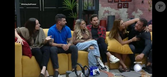 Internautas se chocaram com atitude de Dhomini no 'Power Couple' e pediram expulsão do participante