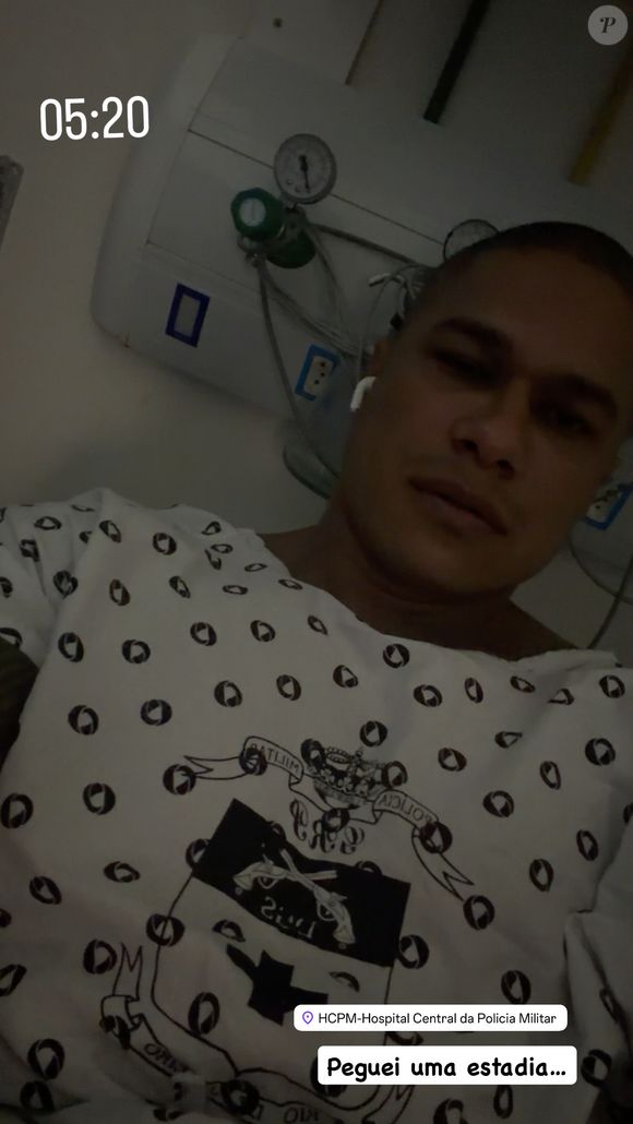 Thiago Gonçalves, namorado de Jojo Todynho, postou foto na cama do hospital: ‘Peguei uma estadia’