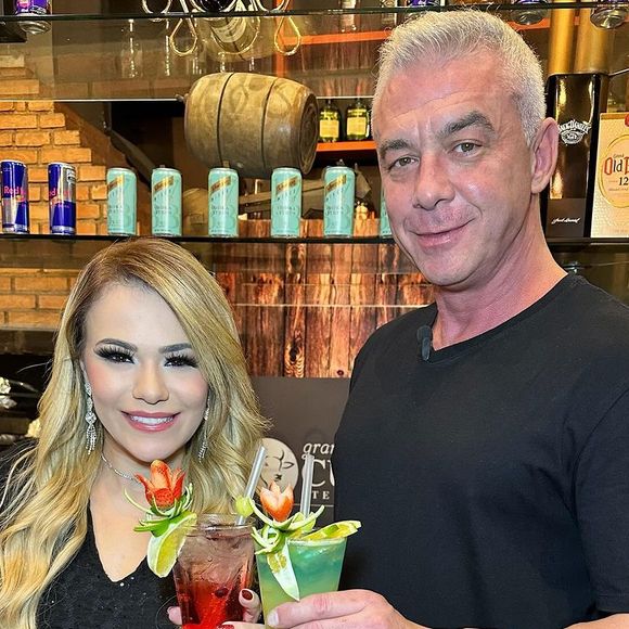 Alexandre Correa e Flavinha Cheirosa: as mensagens são de dezembro do ano passado, época que o relacionamento teve início. Há conversas de cunho sexual