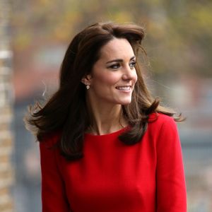 Esse corte de cabelo de Kate Middleton é ideal para quem quer ter cabelos longos, mas o tempo é curto, segundo o haistylist Richard Ward