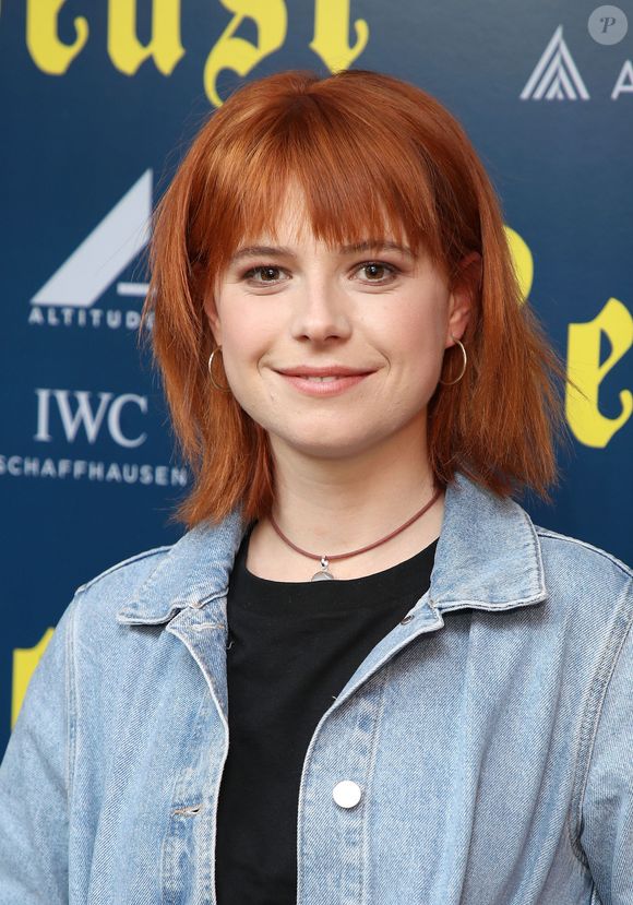 Jessie Buckley fez sua estreia como atriz em 2016, quando participou de algumas séries da BBC