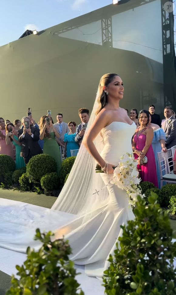 Casamento de Hulk e Camila Ângelo: em festa de milhões, noiva usou vestido sem alça e véu glamouroso