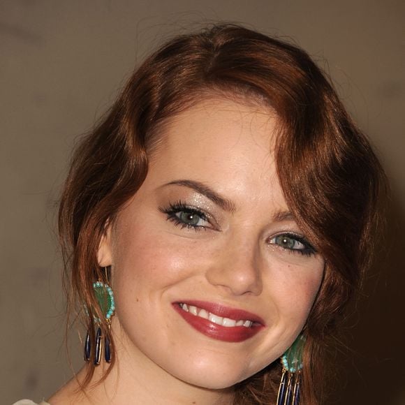 2011: de acordo com cirurgiões, o nariz de Emma Stone parece ter diminuído e afinado