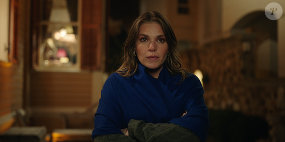 Por outro lado, Nihal Baydemir (Aslı Enver) é a herdeira de uma família tradicional prestes a perder sua casa em função de dívidas