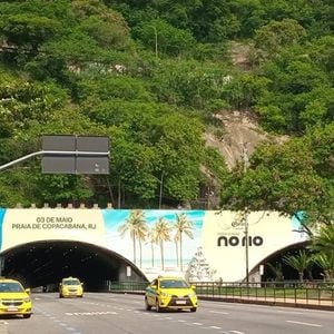 Novo banner do festival “Todo Mundo no Rio” omite Lady Gaga e gera confusão entre fãs nas redes sociais