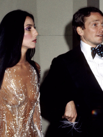 Morre o lendário estilista Bob Mackie aos 87 anos: qual era a fortuna estimada do norte-americano, ícone da moda mundial?