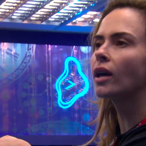 Ana Paula Renault rebateu: "A Sarah especialista em comportamento humano me analisou em dez dias, sem eu ter trocado nenhuma frase com ela porque não senti conexão"