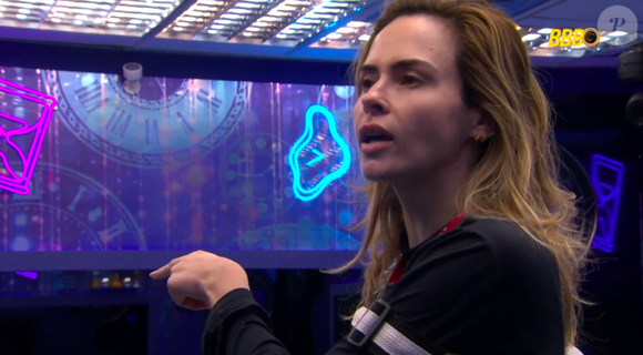 Ana Paula Renault rebateu: "A Sarah especialista em comportamento humano me analisou em dez dias, sem eu ter trocado nenhuma frase com ela porque não senti conexão"