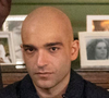 Afonso (Humberto Carrão) e Solange (Alice Wegmann) descobrem que Leonardo (Guilherme Magon) estaria apto para realizar o transplante de medula na novela 'Vale Tudo' capítulo de 11 de outubro de 2025, sábado