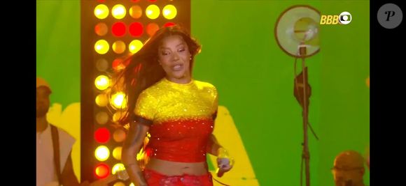 Durante a madrugada (29), Ludmilla puxou um 'parabéns para você' para Chaiany celebrar o aniversário de 26 anos no 'BBB 26'