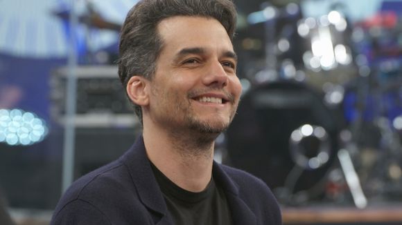 De campeão do Big Brother Brasil a jornalista do SBT: 5 famosos que dividiram sala de aula com Wagner Moura e poucos sabem