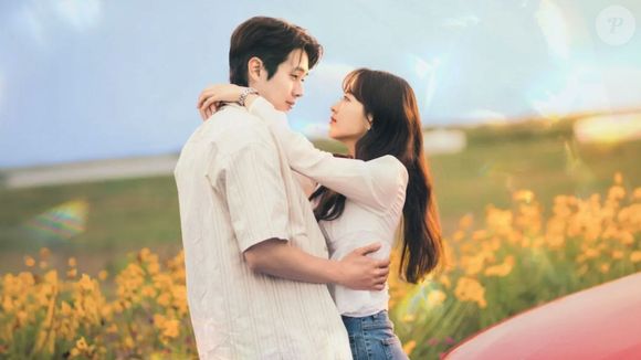 'Um Amor de Cinema': um cinéfilo e uma diretora se reencontram anos após um amor conturbado, revivendo emoções deixadas pelo passado