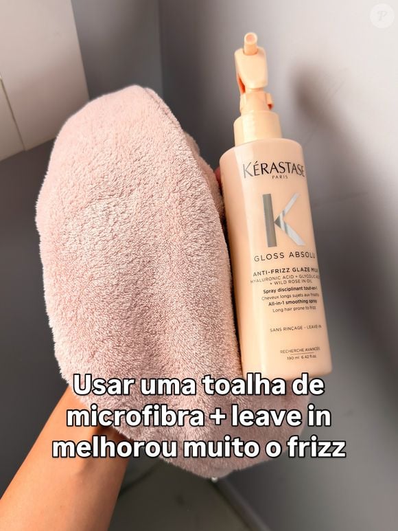 Frizz sob controle: Marília Mendes aposta em toalha de microfibra e leave-in na rotina após a lavagem