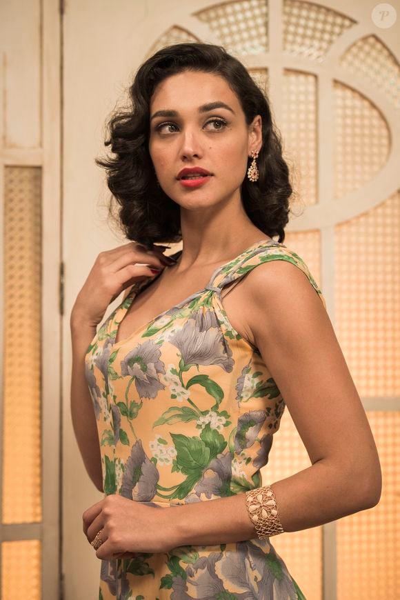 Antes do final feliz com Candinho (Sergio Guizé) na novela 'Êta Mundo Bom!', Filomena (Debora Nascimento) foi sequestrada