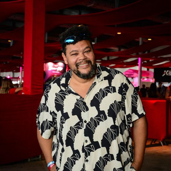 Babu Santana nos Ensaios da Anitta