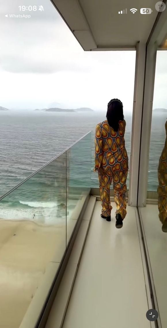 De frente para o mar de Ipanema, novo apartamento de Narcisa Tamborindeguy impressiona pela vista panorâmica