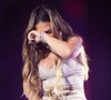 Simone Mendes se desesperou ao perceber que não conseguiria cantar em seu show